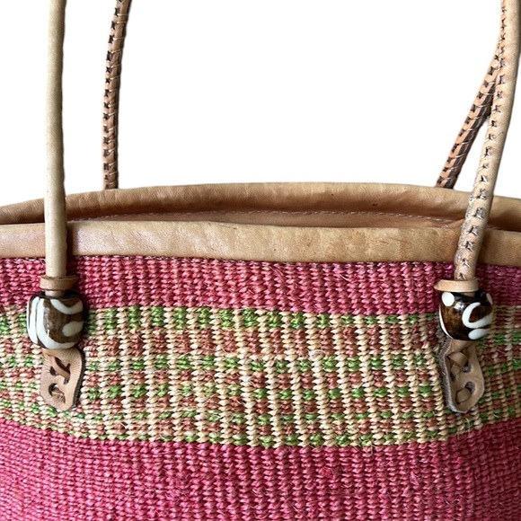 Kenyan Pink Green Tan Hand Woven Sisal & Leather Beaded Straw Zipper Tote Bag - Picture 6 of 15